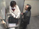 監視カメラが捕らえた 女子高生ATM援助交際現場